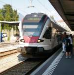 RABe 524 013 am 26.7.2012 im Bahnhof Locarno.
