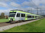 BLS - Triebwagen RABe 525 020 + 525 018 unterwegs bei Lyssach am 25.10.2022