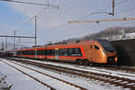 RABe 526 114 Traverso der SOB durchfährt am 12.12.2022 den Bahnhof Gelterkinden.