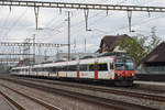 Doppeltraktion, mit den NPZ Domino 50 85 39-43 853-3 und 50 85 39-43 900-2, auf der S29, fährt beim Bahnhof Rupperswil ein.