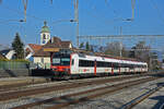 RBDe 560 204, auf der S29, wartet beim Bahnhof Rupperswil.