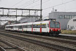 ABt NPZ Domino 50 85 39-43 887-1, auf der S23, fährt am 26.01.2023 beim Bahnhof Rupperswil ein.