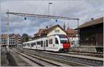 Durch den Wegfall der Fahrt Châtel St-Denis - Palézieux und zurück steht der TPF SURF ABe 2/4 + B + Be 2/4 102  Sud Express  nun eine halbe Stunde in Châtel St-Denis.