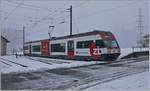 Der ex CEV Be 2/6 7004  Montreux, nun als Zentralbahn Be 125 013 unterwegs, erreicht bei garstigem Wetter von Meiringen kommend sein Ziel Innterkirchen.
