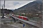 S1 1516 mit ABe 4/16 3105 nach Schiers auf der Hinterrheinbrücke in Reichenau-Tamins.