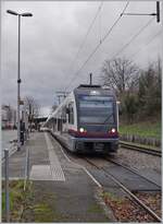 Zwei AVA BDWM ABe 4/8  Diamant  warten in Wohlen auf die Abfahrt als S17 nach Dietikon, hier nun die Ansicht von der Zugsspitze.