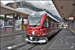 R1429 nach Arosa mit ABe 8/12 3501 steht abfahrbereit an Gleis 2 in Chur.