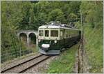  Il était une fois... les années 40 / Es war einmal: die 40er Jahre  - Der GFM Historique Ce 4/4 131 (Baujahr 1943) fährt auf der Fahrt von Blonay nach Chaulin durch die Baye de Clarens Schlucht.

10. Sept. 2022