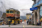 BLM BDe 4/4 21 / Lauterbrunnen, 23. Oktober 2024<br>
Abtransport der alten Triebwagen der BLM mit dem Spezialfahrzeug Castor und Pollux. Die BDe 4/4 haben bei der Kohlebahn Meuselwitz eine neue Heimat gefunden.