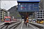 Komet ABDeh 4/8 und 4/19 + Steuerwagen BDkt nach Zermatt steht in Brig.