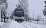So als optische Abkühlung für die kommenden heissen Tage: Winterbilder! Bei heftigem Schneefall verlässt der CEV MVR ABeh 2/6 7501 die Haltestelle Château de Blonay um sein Ziel 