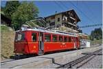 Für das 125 Jahre Jubiläum der Bex Villars Col de Bretaye Bahn (BVB) wurde der 1944 in Betrieb genommen Triebwagen BDeh 2/4 N° 25 in der ursprünglichen BVB Farbgebung lackiert. 
Der  Flèche  absolviert nun Jubiläums-Sommer an einigen Tagen eine Hin- und Rückfahrt von Villars-sur-Ollon zum Col de Bretaye. (Danke an Armin für den Tipp).

Das Bild zeigt den BDeh 2/4 25 beim Halt in Col-de-Soud. 

19. August 2023