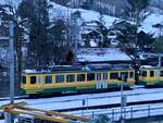 BDeh 4/4 121 der WAB am 8.2.22 hinter dem Bahnhof Lauterbrunnen abgestellt.