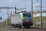 Siemens Vectron 475 418-0 der BLS durchfährt solo den Bahnhof Pratteln.