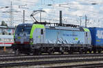 Siemens Vectron 475 401-6 durchfährt den badischen Bahnhof. Die Aufnahme stammt vom 27.05.2021.