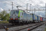 Siemens Vectron 475 415-6 der BLS durchfährt den Bahnhof Pratteln.