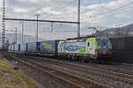 Siemens Vectron 475 418-0 durchfährt den Bahnhof Gelterkinden. Die Aufnahme stammt vom 11.01.2022.