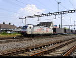 X-Rail - Lok 186 905-6 vor Güterzug unterwegs in Prattelen am 04.08.2018