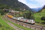 E185 580 & E186 906 haul long southbound intermodal train round Wattingen Curve., 12 August 2014