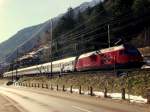 Re 460 mit CIS  CINQUE TERRE  nach Livorno bei Wassen am 24.01.2008