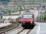 SBB - 460 002-9 mit Cisalpino Personenwagen unterwegs bei Aigle am 07.06.2008