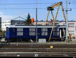 CH-CLRA - Re 4/4  91 85 4 410 009-5 bei Arbeiten auf dem Dach beim Verein Pacific 01 202 in Lyss am 08.03.2025