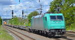 Crossrail AG, Muttenz [CH] mit der angemieteten   185 613-7   [NVR-Nummer: 91 80 6185 613-7 D-ATLU] und einem fast leeren Containerzug Richtung Frankfurt/Oder weiter nach Polen am 05.05.20 Bf.