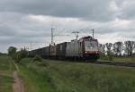 Am Mittag des 23.05.2013 bespannte Crossrail 185 593-1 den GTS Containerzug nach Belgien.