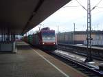 Crossrail 185 594-9 zieht einen Containerzug aus Muttenz durch den Badischen Bahnhof Basel. 14.02.09