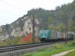 Am 27.10.12 zog 185 577 einen Containerzug durch das Rheintal. 
Aufgenommen bei Istein. 