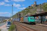 Am Mittag des 18.4.2015 fuhr 185 613 mit KV-Zug durch Kaub Richtung Rüdesheim