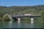 Eisenbahnknotenpunkt Olten: Nur auf wenigen Strecken gibt es solch abwechslungsreichen Eisenbahnverkehr - Güter wie Personen - wie auf der Strecke zwischen Olten und Basel. <br>
Ein Crossrail-Güterzug überfährt am 24. September 2016 auf dem Weg Richtung Lötschberg - Italien die Aare kurz vor Olten.