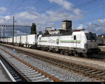 railCare - Lok 476 455-1 mit Güterzug beim verlassen des Bahnhof Chavornay am 23.09.2019