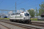 Re 476 457-1 von railCare durchfährt solo den Bahnhof Rupperswil.