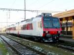 SBB / RegionAlps -  Triebwagen RBDe 4/4 560 402-0 mit dem Steuerwagen ABt 50 85 39-43 941-6 im Bahnhof Herzogenbuchsee am 30.11.2008