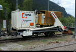 RhB / Sersa - Material + Transportwagen von Sersa P 10167 abgestellt im Bahnhof Rueun am 26.07.2026