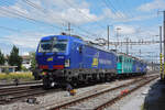 Am 07.07.2021 schleppt die Siemens Vectron 475 901-5 die WRS Loks 430 114-9, 421 373-2 und 430 115-6 durch den Bahnhof Pratteln.
