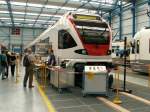 Tag der offenen Tr bei Stadler Rail in Bussnang.Blick in die Montagehalle.05.06.10