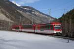 Komet ABDeh 4/8 2025 als Regio nach Zermatt, am 29.1.17 zwischen M�rel und Bitsch.