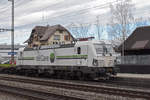 Siemens Vectron 476 452-8  durchfährt den Bahnhof Rupperswil.