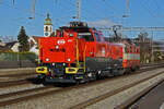 Am 07.02.2022 schleppt die Aem 940 043-3 die Re 4/4 II 11109 durch den Bahnhof Rupperswil.