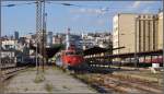 441 752 verlsst den  naturnahen  Belgrader Hauptbahnhof wiederum im Schritttempo mit unbekanntem Ziel.