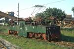 Die Lok 12 der 900 mm-Werkbahn des Kohlebergwerkes Kolubara (Vreoci)/Serbien gehört zu den 20 Lokomotiven des Typs EL 3, die LEW Hennigsdorf nach Jugoslawien lieferte (Aufnahme Sommer 2005)