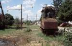 Obwohl der Bergwerksbetrieb in Aleksinac seit 14 Jahren ruht, sind im Juni 2000 teilweise nicht nur die Schienen, sondern auch noch die Oberleitung der 760 mm-Werksbahn vorhanden