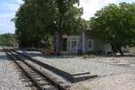 Aufnahmsgeb�ude mit Hausbahnsteig der Stanica Sargan-Vitasi am 12.August 2026.