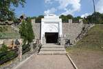 Der Zugang vom Parkplatz zur Stanica Mokra Gora f�hrt durch einen Fu�g�ngertunnel welcher auch ein kleines Museum beherbergt.