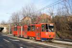 Serbien / Straßenbahn Belgrad / Tram Beograd: Tatra KT4YU - Wagen 242 der GSP Belgrad, aufgenommen im Januar 2016 in der Nähe der Haltestelle  Voždovac  in Belgrad.