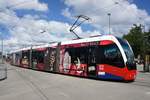 Serbien / Straßenbahn Belgrad / Tram Beograd: CAF Urbos 3 - Wagen 1518 der GSP Belgrad, aufgenommen im Juni 2018 in der Nähe der Haltestelle  Ekonomski fakultet  in Belgrad.