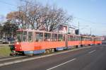 Serbien / Straßenbahn Belgrad / Tram Beograd: Tatra KT4M YUB - Wagen 407 sowie Tatra Tatra KT4M YUB - Wagen 408 der GSP Belgrad, aufgenommen im Januar 2016 in der Nähe der Haltestelle  Blok 21  in Belgrad.