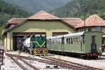 SRB-SV L45H-096 (Hersteller: FAUR S.A - Bukarest, Baujahr: 1987, Fabr.Nr.: 25539), sowie 3206-5 und 3241-2 B4iph-s (ex �BB) am 12.August 2026 in der Stanica Sargan-Vitasi.